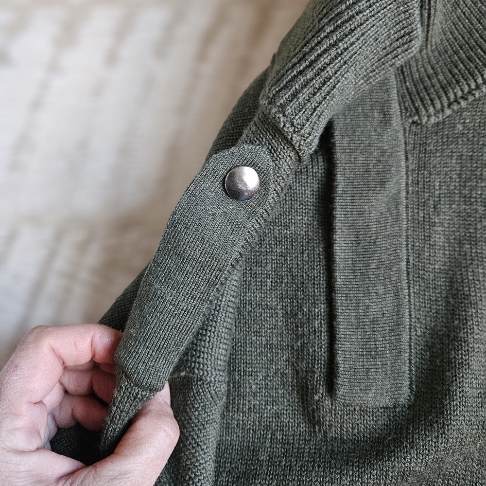 Banana Republic Knit Pullover Sweater - Picture 9 of 15